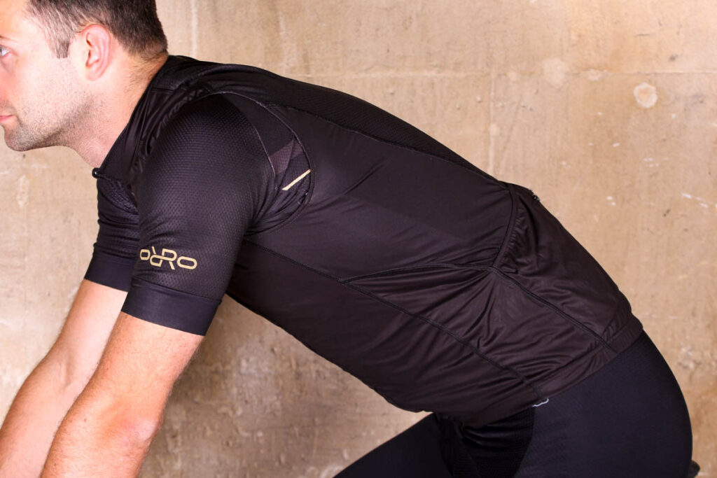 orro_bikes_cycling_gillet_-_riding.jpg