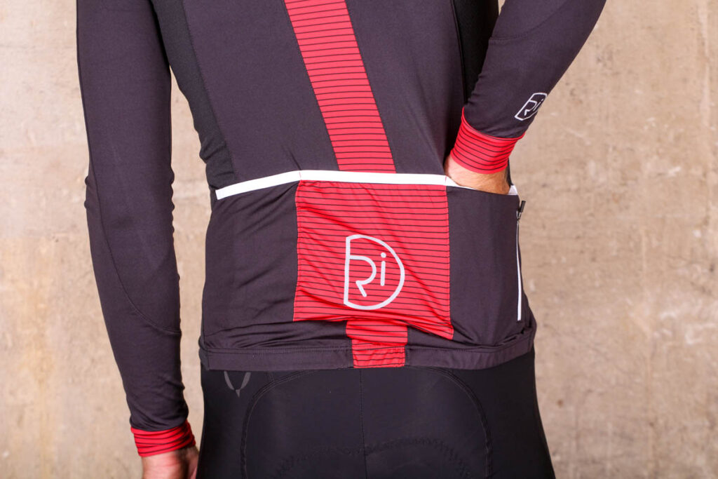 rivelo_weston_jersey_-_pockets.jpg