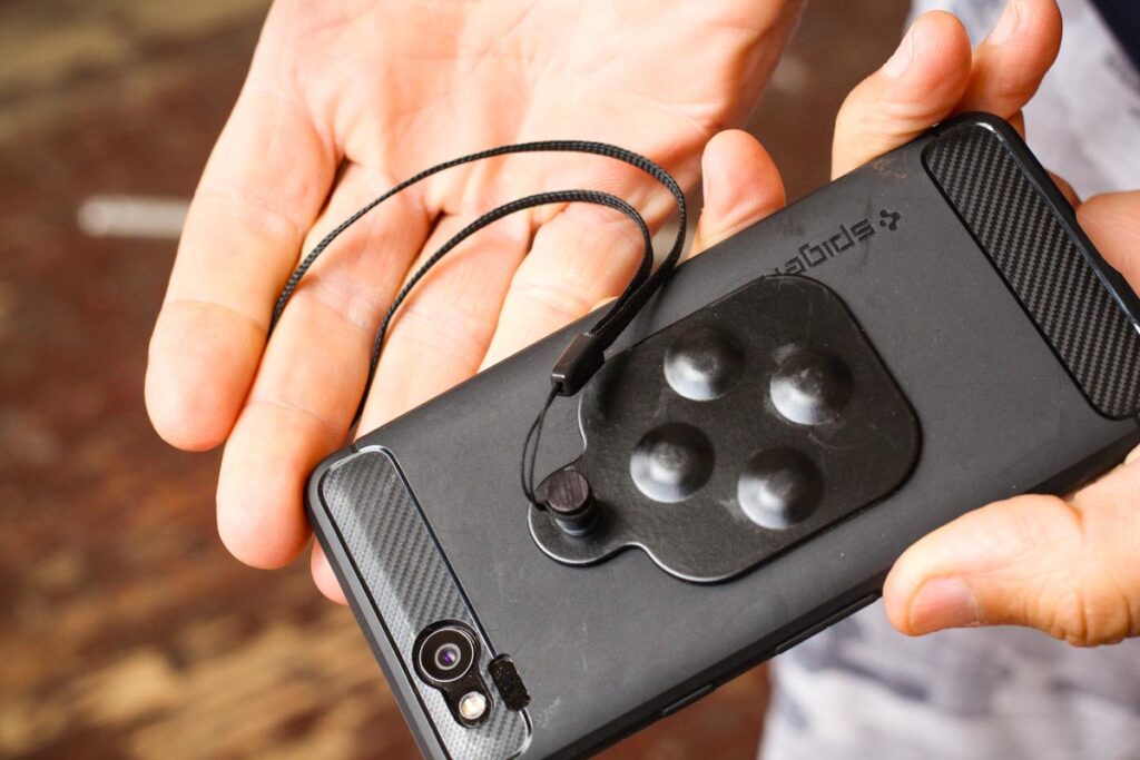 f3_cycling_phone_mount_-_phone_plate_and_lanyard.jpg