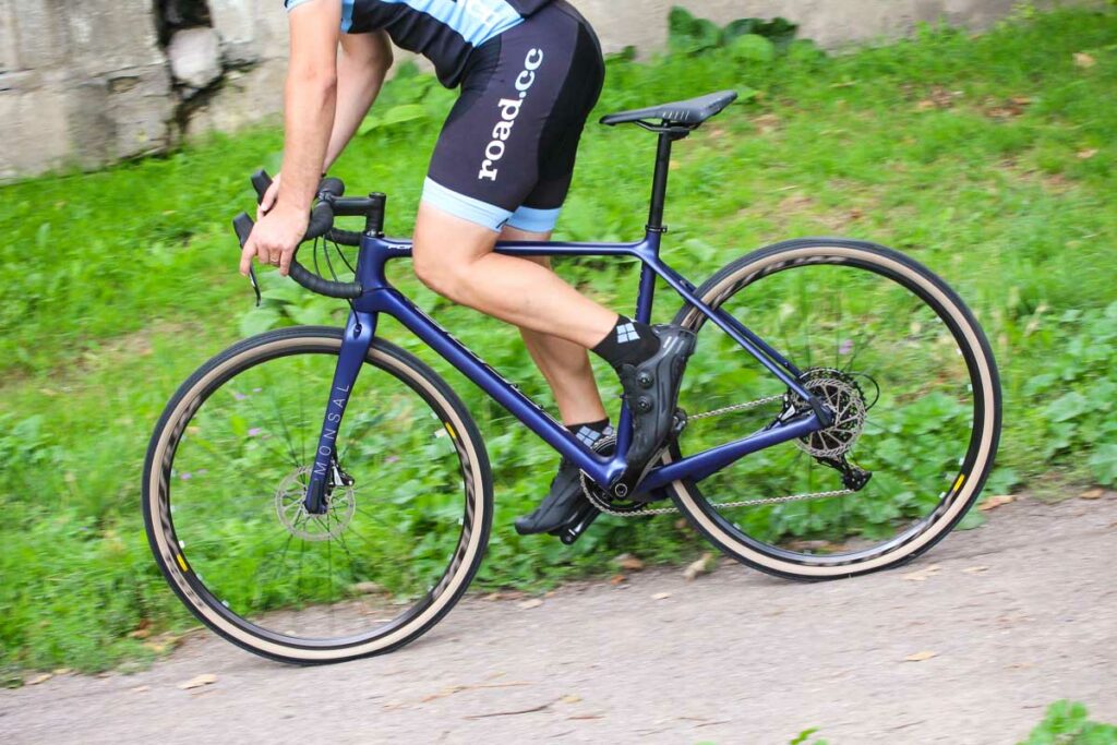 forme_monsal_rival_-_riding_2.jpg