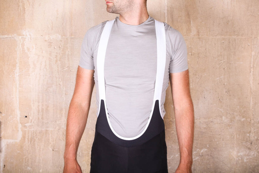hommage_au_velo_booty_bib-shorts_black_-_straps_front.jpg