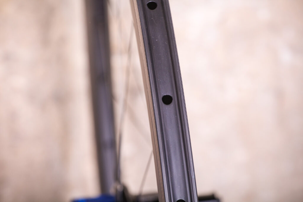 aera_ar_55_tubeless_wheelset_-_rim_bed.jpg