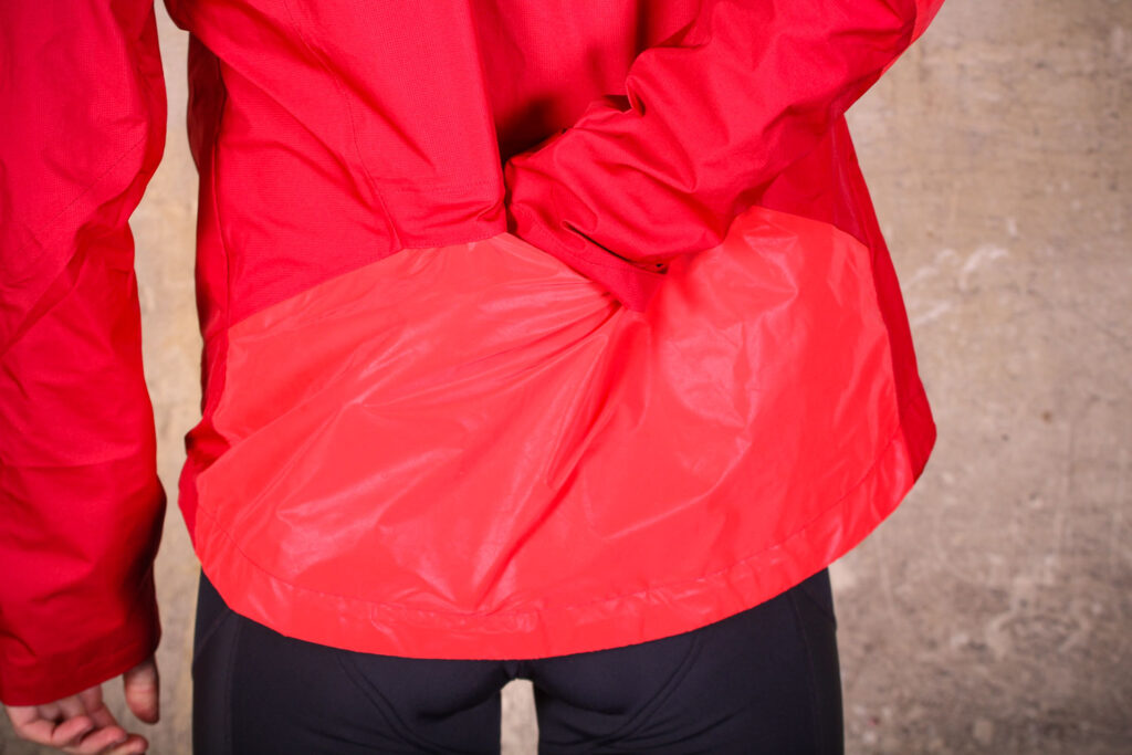 Altura Nightvision Thunderstorm Jacket – back pocket.jpg