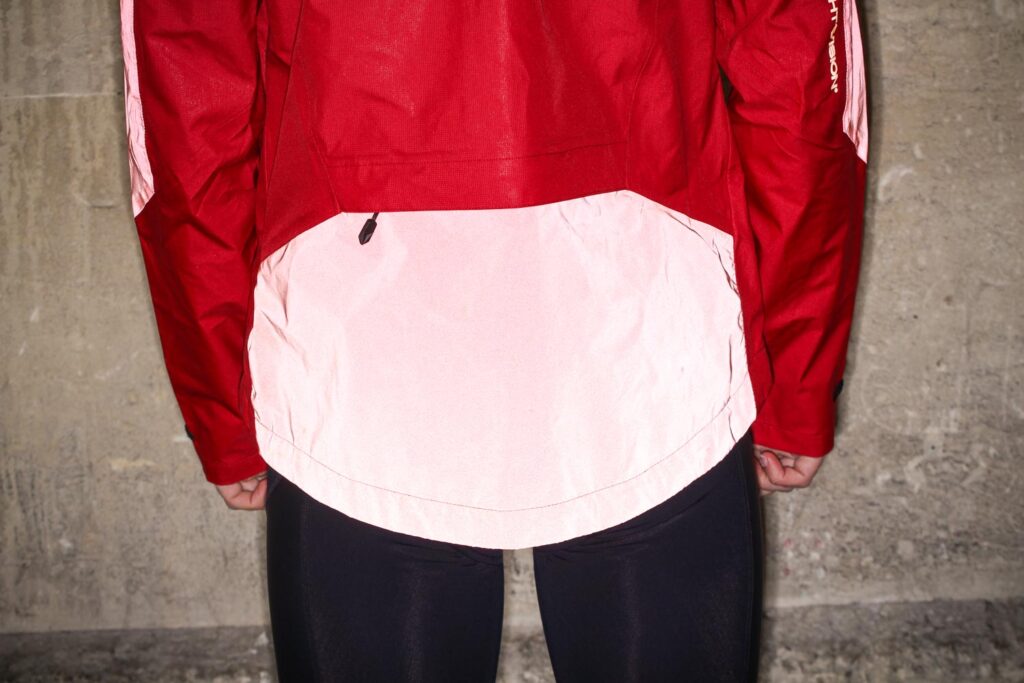 Altura Nightvision Thunderstorm Jacket – reflective tail.jpg