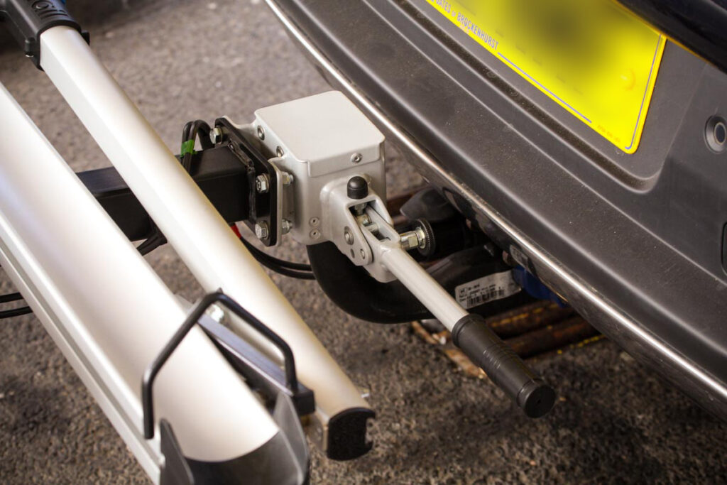 auxtail_towball_mount_cycle_carrier_-_towball_clamp_2.jpg