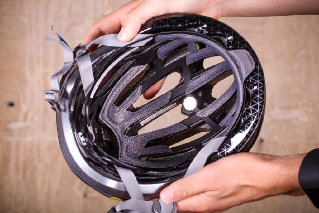 Bell Formula MIPS road helmet – inside.jpg