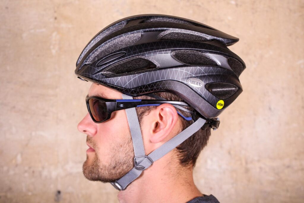 Bell Formula MIPS road helmet – side.jpg