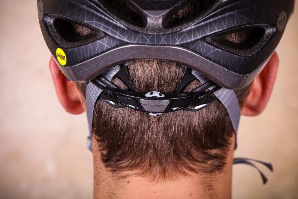 Bell Formula MIPS road helmet – tension system.jpg
