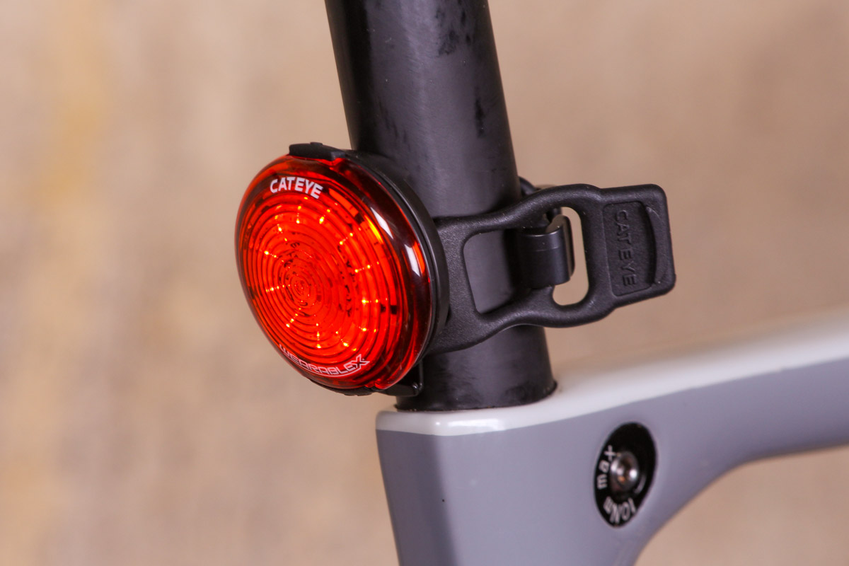 Rivelo Lampe à vélo arrière Bealach 100 Smart (Noir) | privatesportsho Rivelo Lampe à vélo arrière Bealach 100 Smart (Noir) | privatesportsho