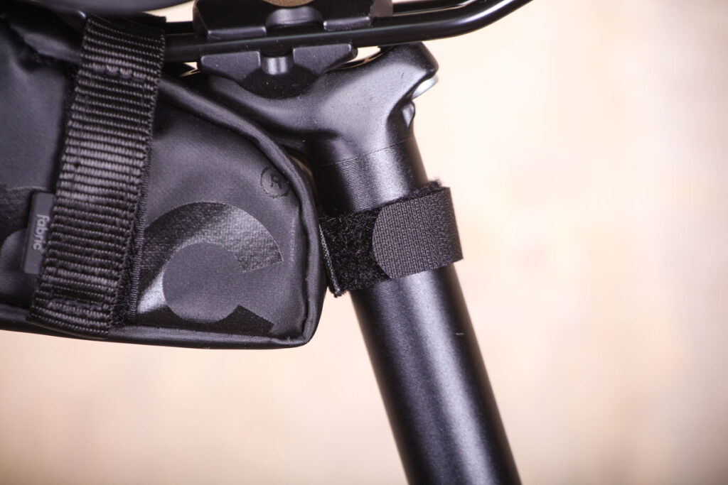 Fabric Contain Small Saddle Bag – seat post fastening.jpg