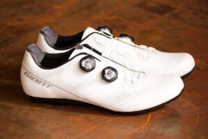 Giant Surge Pro shoes - side.jpg