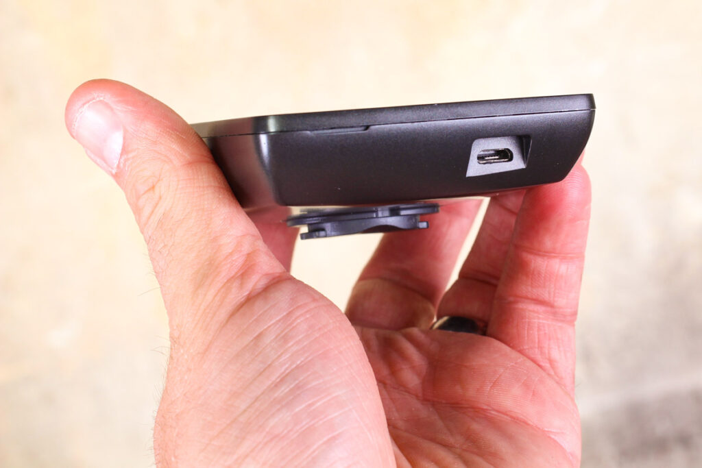 Hammerhead Karoo – USB port.jpg