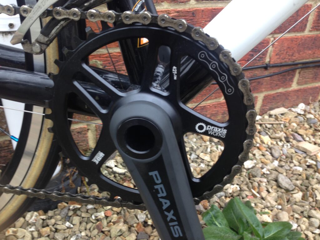 Praxis_Direct_Mount_Chain_Ring_Wave_Fitted_1.JPG