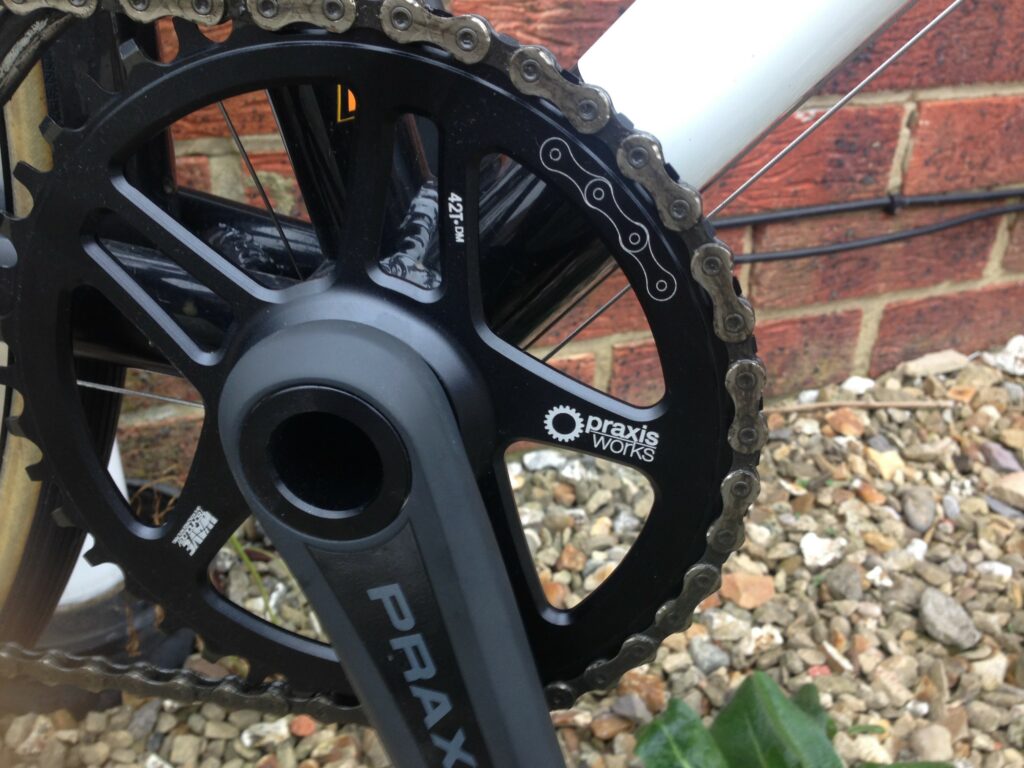 Praxis_Direct_Mount_Chain_Ring_Wave_Fitted_2.JPG