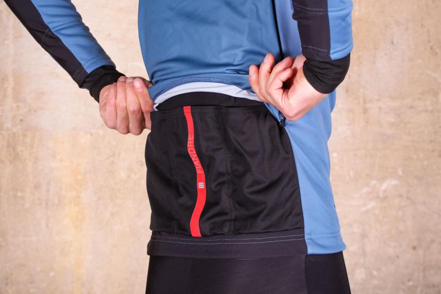 sportful-fiandre-cabrio-jacket-pocket-2.jpg