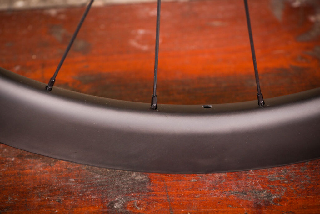 Acros Road-DISC C wheels – spoke nipples.jpg