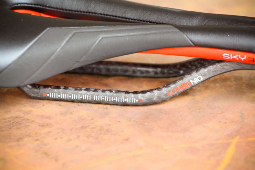 Astute Sky Lite 3.0 saddle – rail.jpg