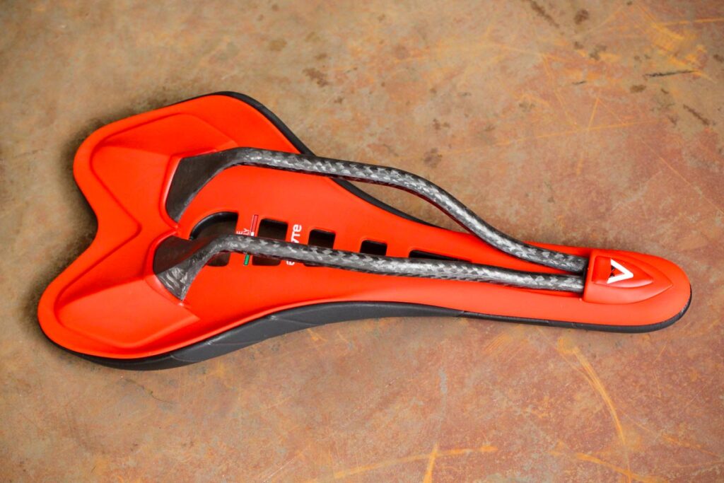 Astute Sky Lite 3.0 saddle – underside.jpg