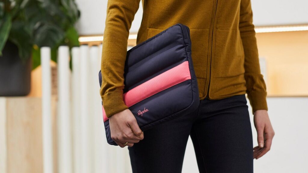 DR_Rapha_Digi_Accessories_Shot20135