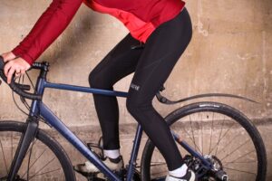 Gore C3 Women Thermo Bib Tights - riding.jpg