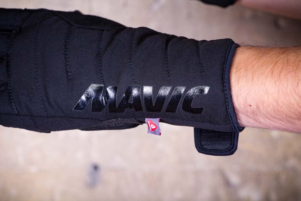 Mavic Ksyrium Pro Thermo Glove – logo.jpg