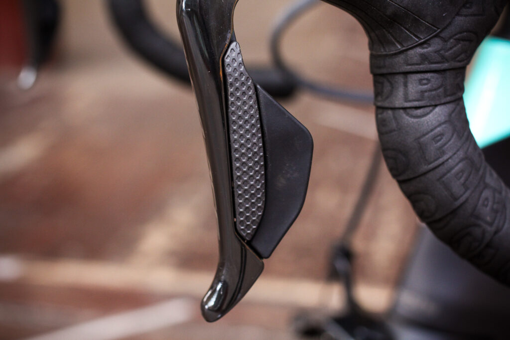 Shimano Dura-Ace R9150 Di2 – shifter 3.jpg