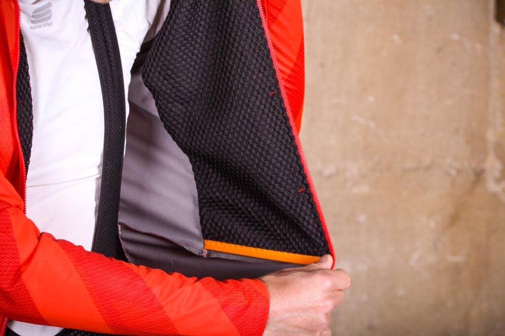 sportful-attitude-jacket-inside.jpg