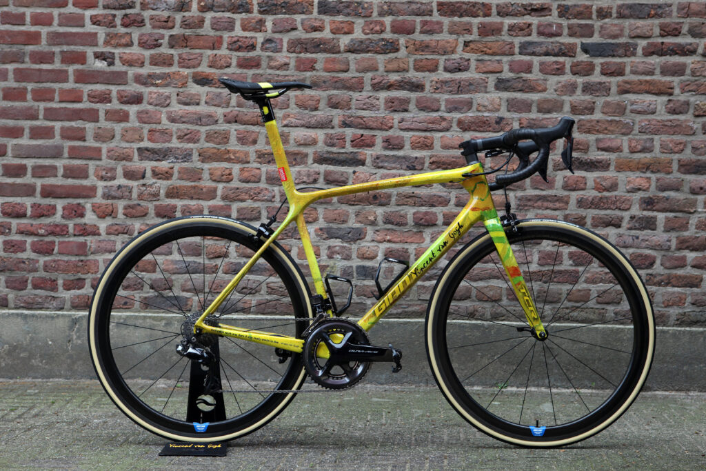Tom Dumoulin’s Vincent Van Gogh inspired Giant road bike1