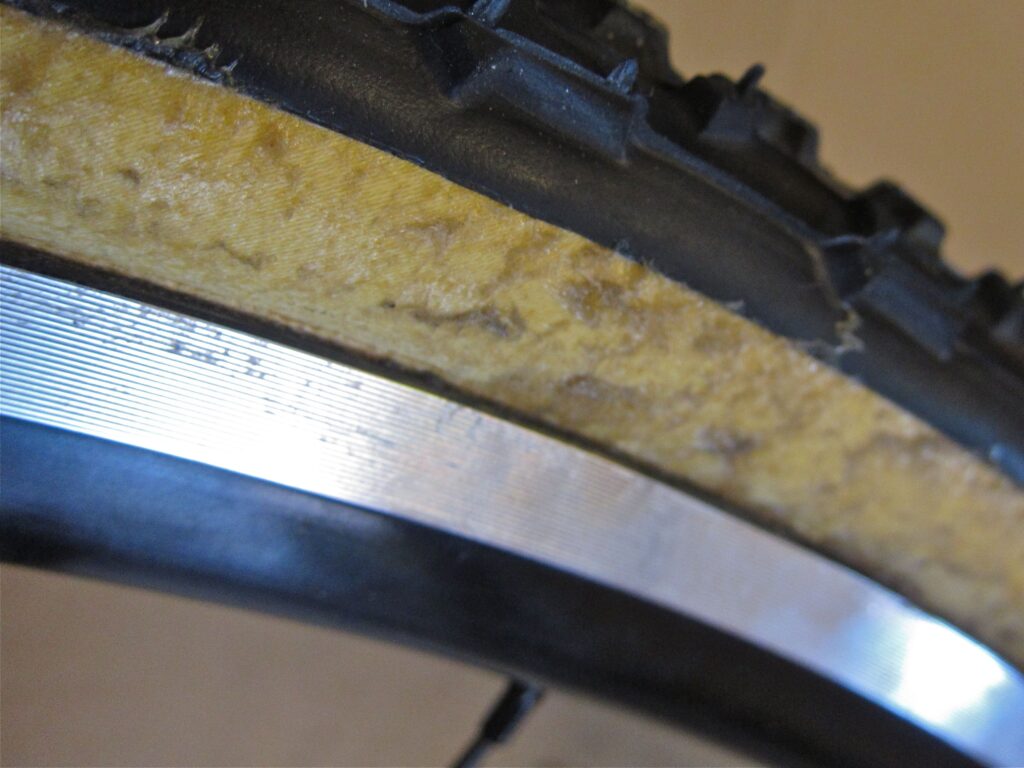Tubthumping – Sidewall glue.jpg
