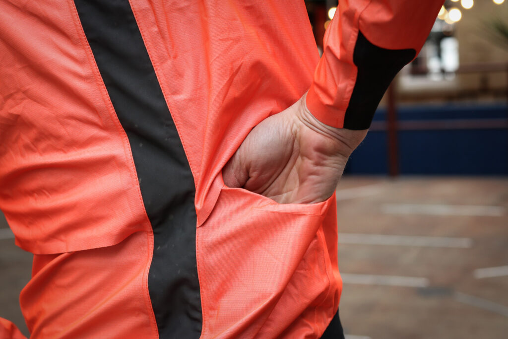Assos Equipe RS rain jacket-7.jpg