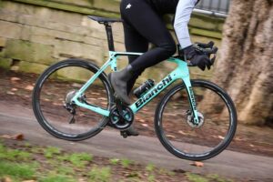 Bianchi Oltre XR4 Disc - riding 1.jpg