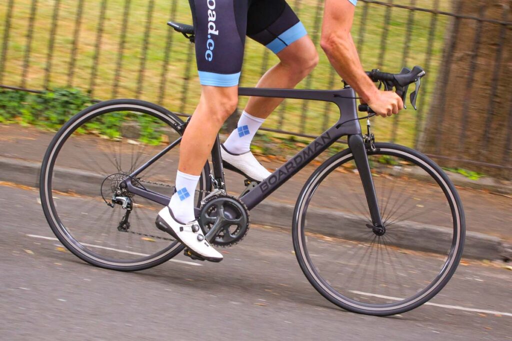 boardman_slr_8.9_carbon_-_riding_1.jpg