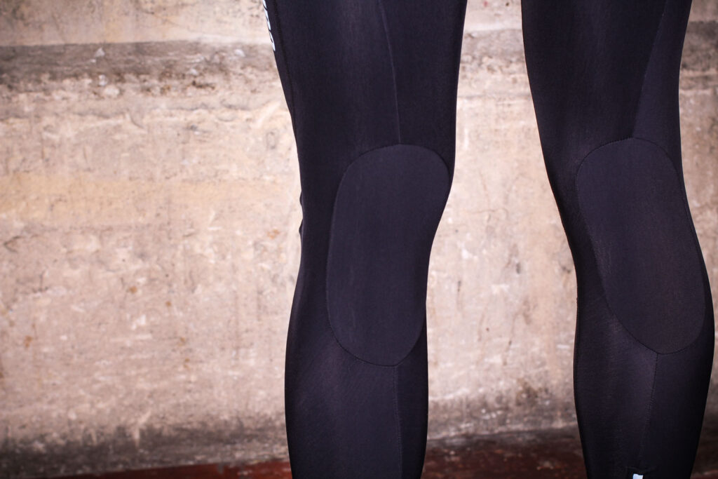 Caratti Elite Windproof Bib Tights – knee details.jpg