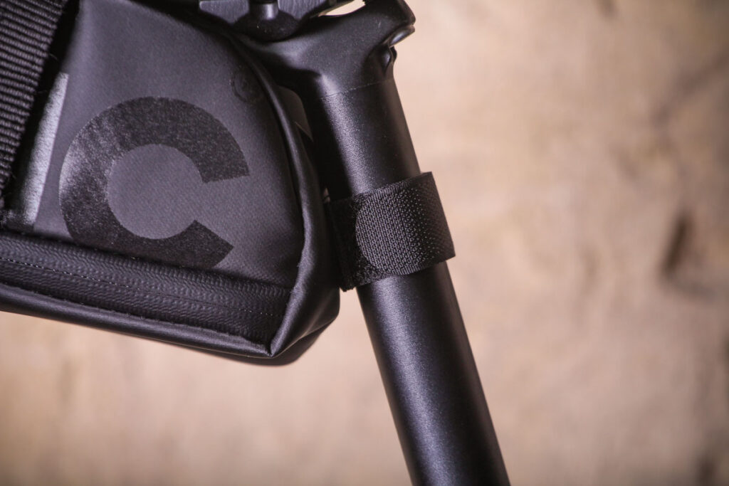 Fabric Contain Large Saddle Bag – seatpost fastening.jpg