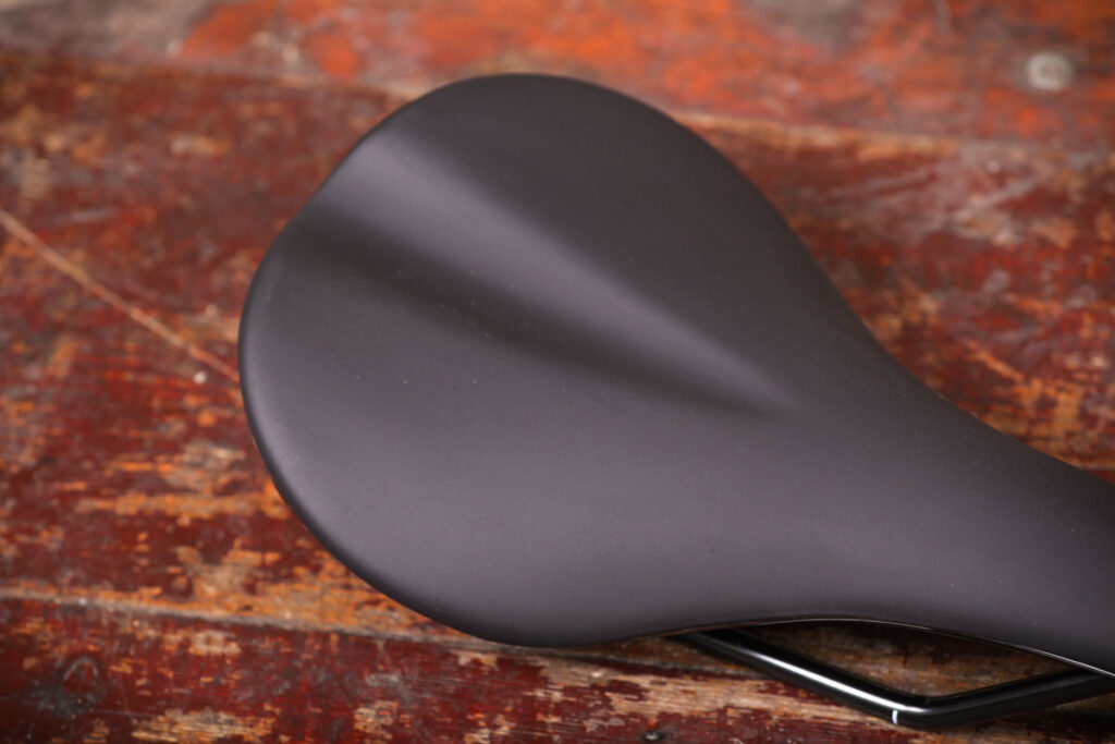 Fabric Scoop Sport saddle – detail.jpg