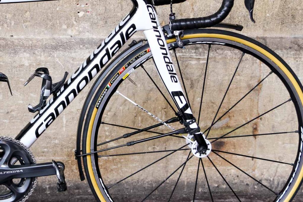 flinger_race_pro_clip_mudguard_front.jpg