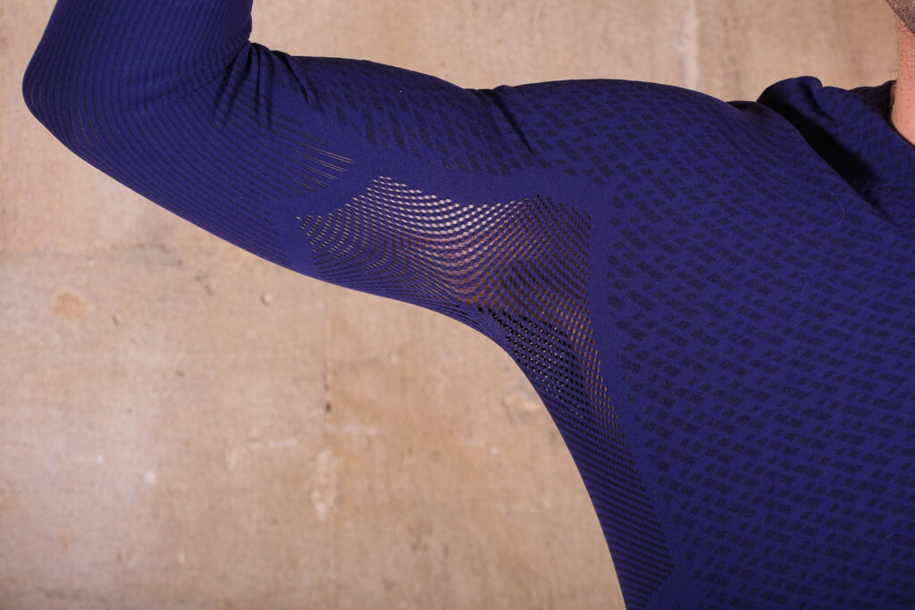 GripGrab Freedom Seamless Thermal Base Layer LS – underarm.jpg