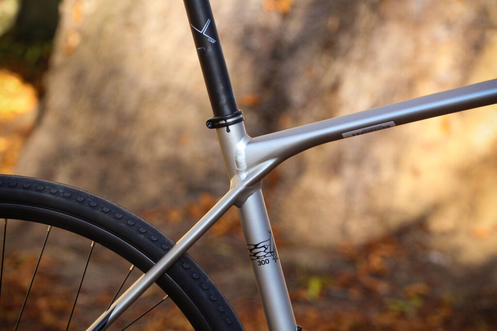 Merida Silex 300 – seat tube junction.jpg