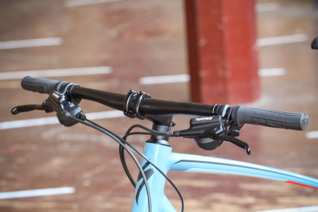 Specialized Crosstrail – bars.jpg