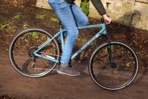 Specialized CrossTrail Sport - riding 1.jpg