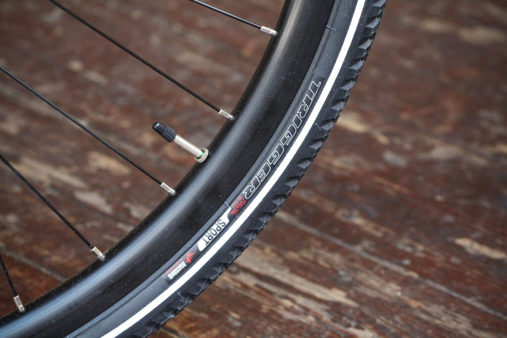 specialized-crosstrail-tyre