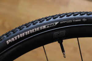 Specialized Pathfinder Pro 2Bliss Ready tyres4.JPG