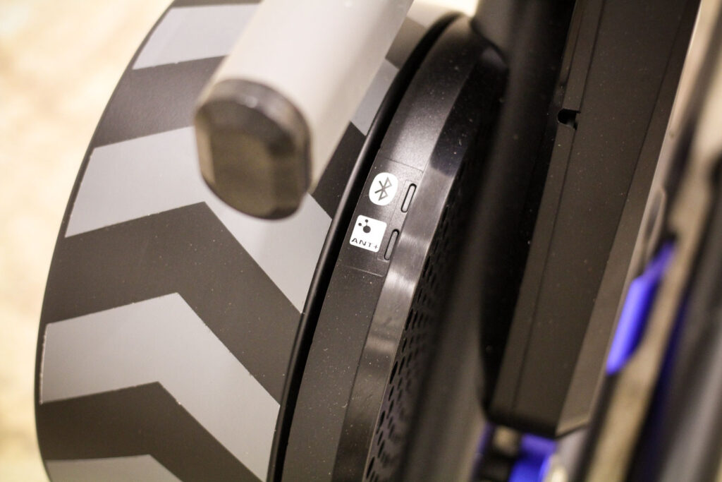 Wahoo 2018 Edition KICKR Smart Trainer – details.jpg
