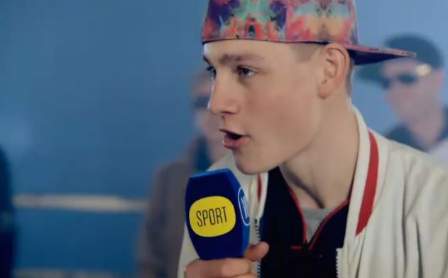 Mathieu van der Poel – world champion rapper (Source – Vier video still)
