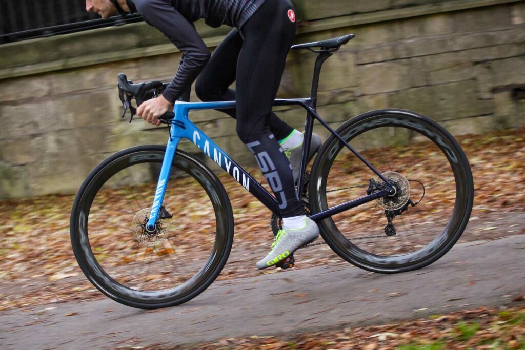 Canyon Ultimate CF SLX Disc 9.0 Movistar – riding 2.jpg