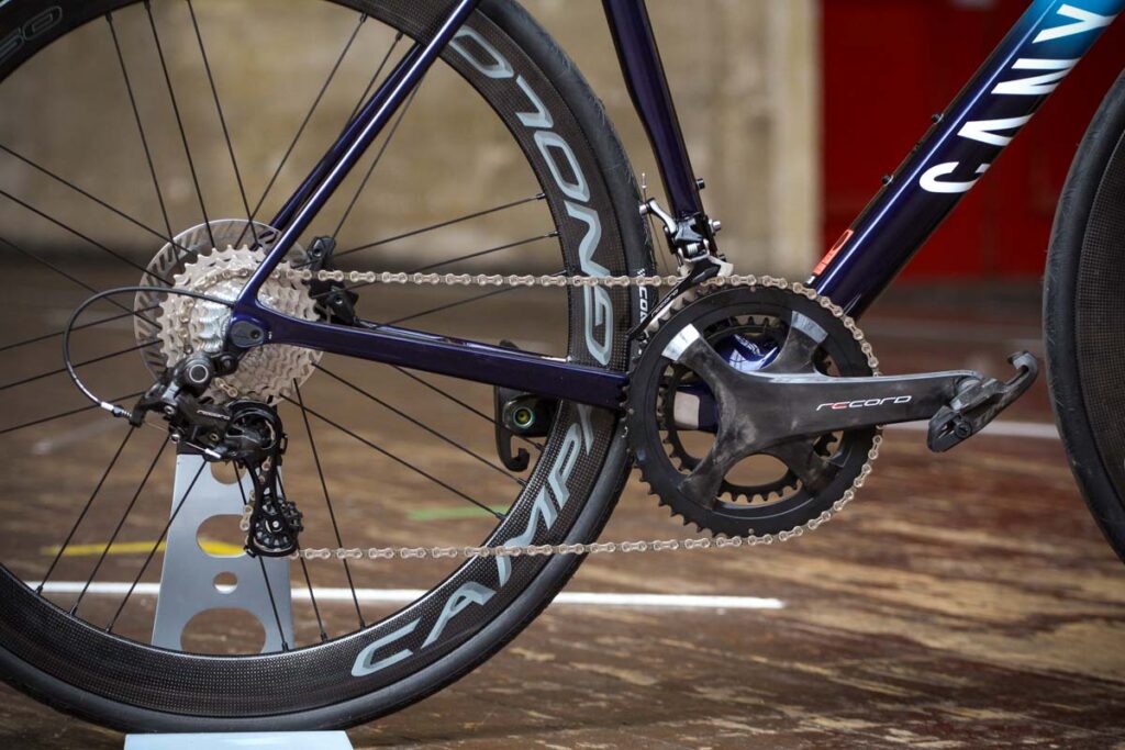 canyon_ultimate_cf_slx_9.0_disc_movistar_edition_12spd_campagnolo_-_drive_train.jpg