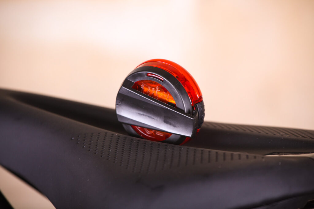 Cateye Sync Wearable – clip.jpg