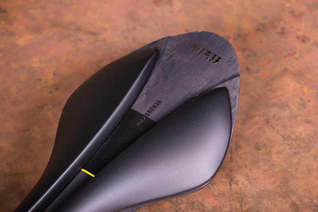 Fizik Arione 00 Versus Evo – rear.jpg
