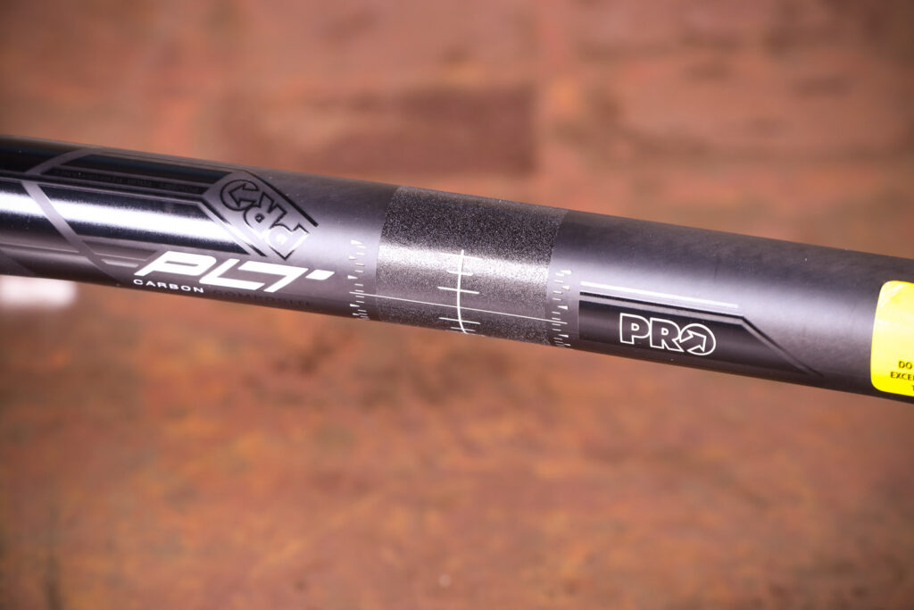 Pro PLT Carbon handlebar – detail 2.jpg