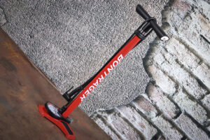 Bontrager Dual Charger floor pump-1.jpg